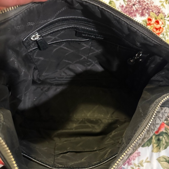 Michael Kors Monogram Black and Gray Shoulder Bag - Picture 5 of 11